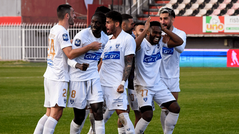Super League 2: Ο Ιωνικός «άλωσε» την Πάτρα, 1-0 την Παναχαϊκή με γκολ στο 99΄!