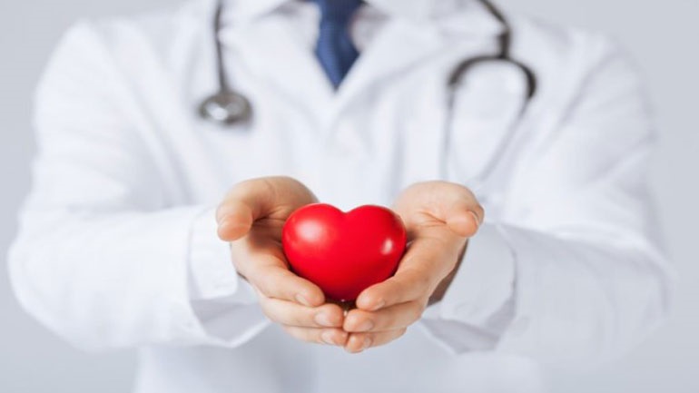 Ελληνική Καρδιολογική Εταιρεία: Ασθενείς με χρόνια καρδιαγγειακά νοσήματα πρέπει να εμβολιαστούν κατά προτεραιότητα