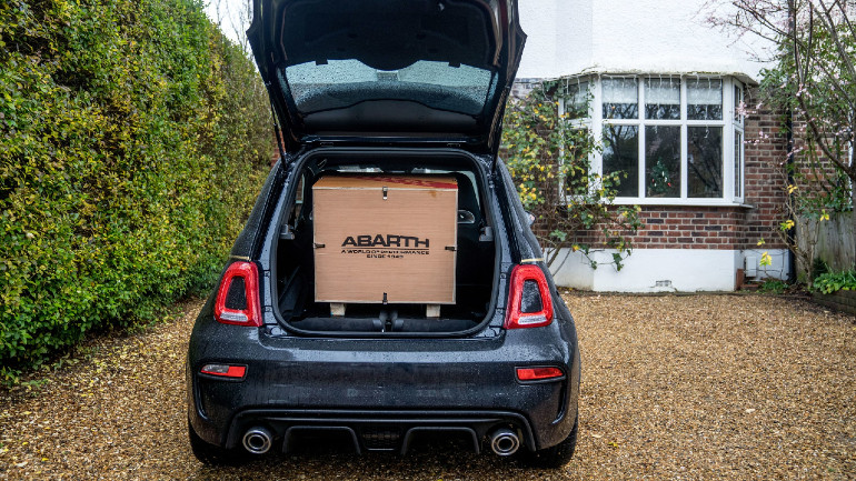 Ετοιμάσου για εικονικό test drive στο Abarth της αρεσκείας σου