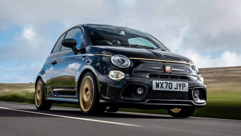 Το Abarth Scorpioneoro είναι αυτό που όλοι θα θέλαμε να οδηγήσουμε έστω και εικονικά...