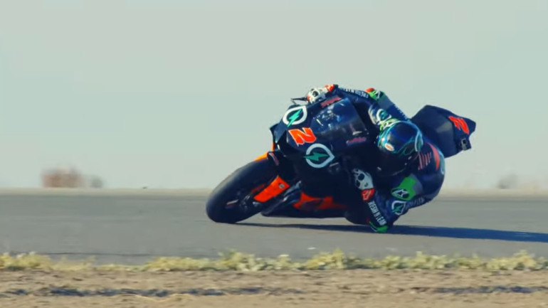 Ρεκόρ ξυσίματος αγκώνα από τον Josh Herrin