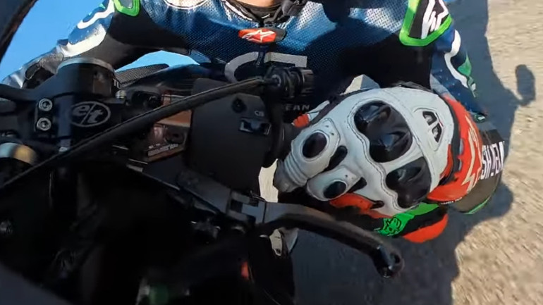 Ρεκόρ Guinness για τον Herrin με μια Yamaha R6.