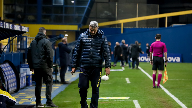 Δέλλας: «Η διαιτησία βοήθησε πολύ τον αντίπαλο»