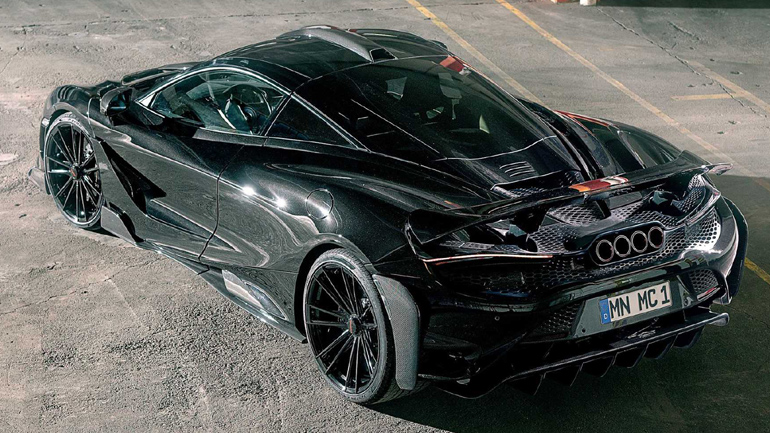 Οι τέσσερις απολήξεις της εξάτμισης είναι τοποθετημένες κάτω από την αεροτομή