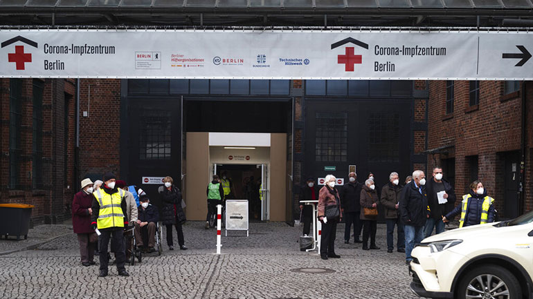 Γερμανία: To 57% των πολιτών δεν πιστεύει ότι θα έχουν εμβολιαστεί όλοι έως τις 21 Σεπτεμβρίου