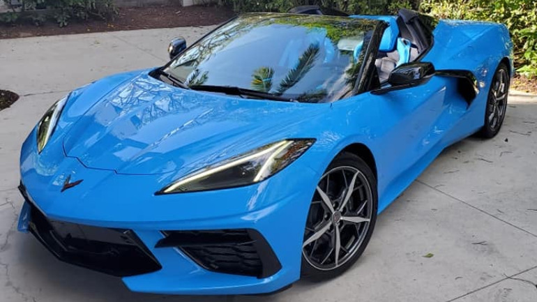 Η C8 Corvette του Stallone σε Rapid Blue χρωματισμό...