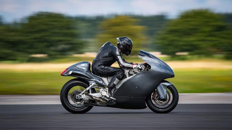 Η Suzuki Hayabusa των 830 ίππων του Guy Martin