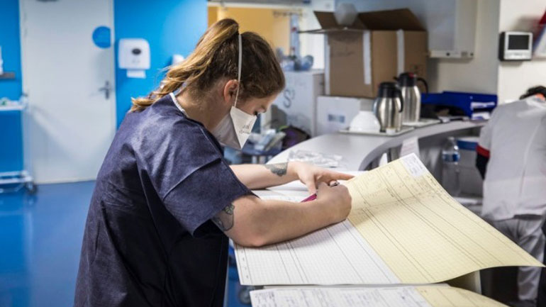 Ξεπέρασαν τους 80.000 οι θάνατοι από Covid-19 στη Γαλλία