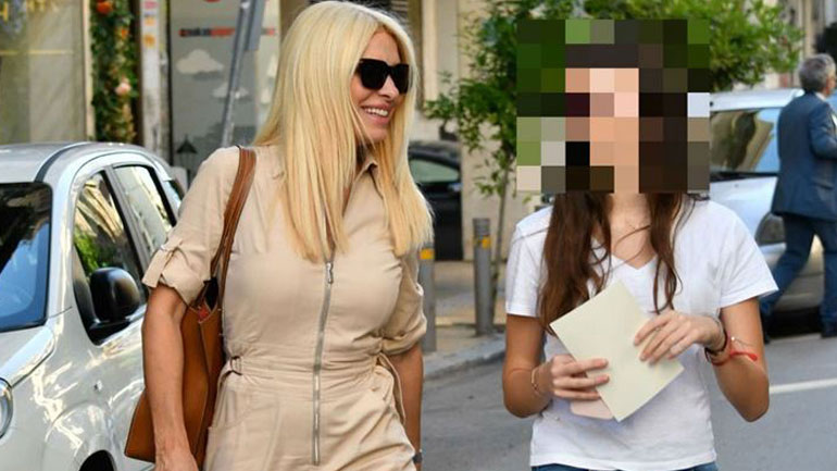 Ελένη Μενεγάκη: Οι δημόσιες ευχές για τα γενέθλια της κόρης της Λάουρα