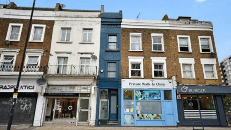 Το στενότερο σπίτι του Λονδίνου πωλείται 1,1 εκατ. ευρώ