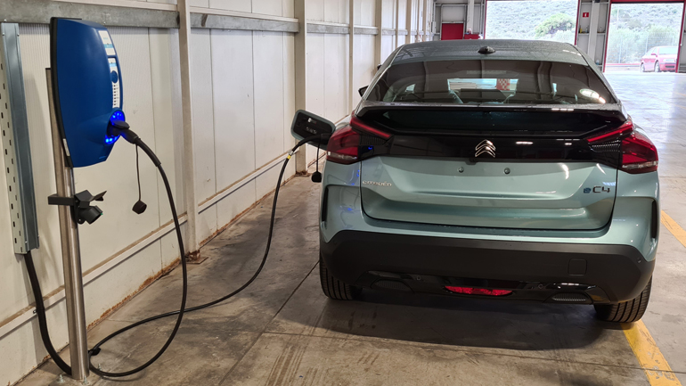 Σε 10 λεπτά θα φορτίζουν τα ηλεκτρικά οχήματα