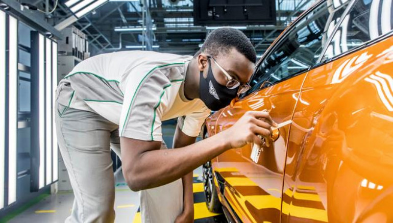 Ακόμα και στην παραγωγή θα υπάρξει μαθητευόμενο προσωπικό από την Bentley.