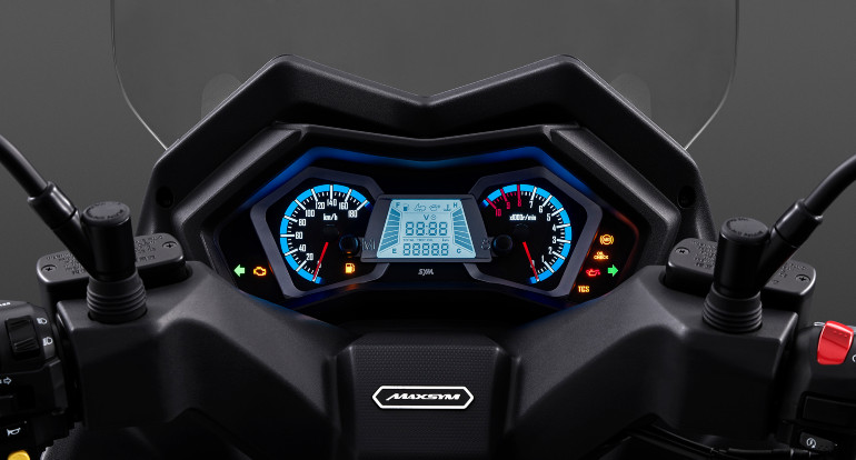 Όργανα με ψηφιακή οθόνη LCD και αναλογικά ταχύμετρο και στροφόμετρο...