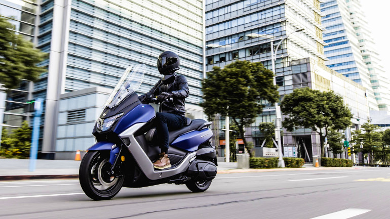 Με σύστημα ελέγχου πρόσφυσης το νέο SYM Maxsym 400