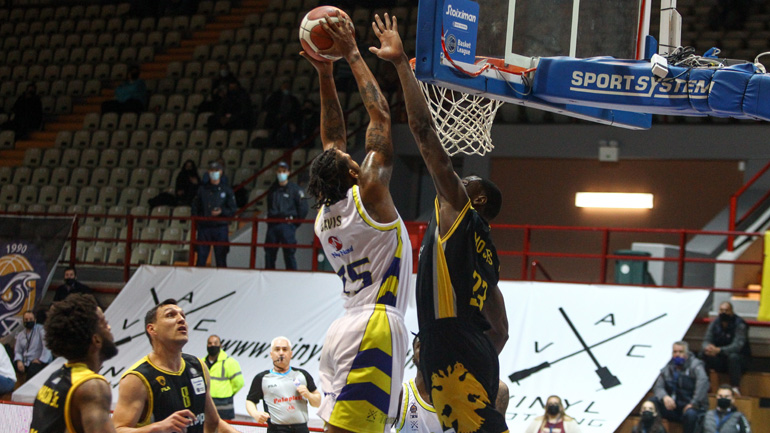 Στα ημιτελικά του Κυπέλλου το Λαύριο, 90-85 την ΑΕΚ στην παράταση