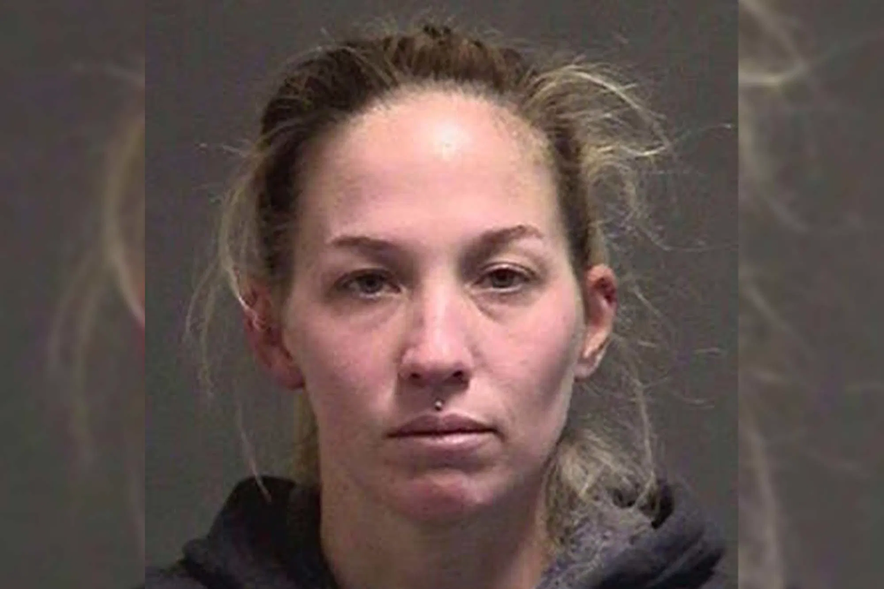 H προφυλακισμένη εκπαιδευτικός, Hayley Morgan Hallmark