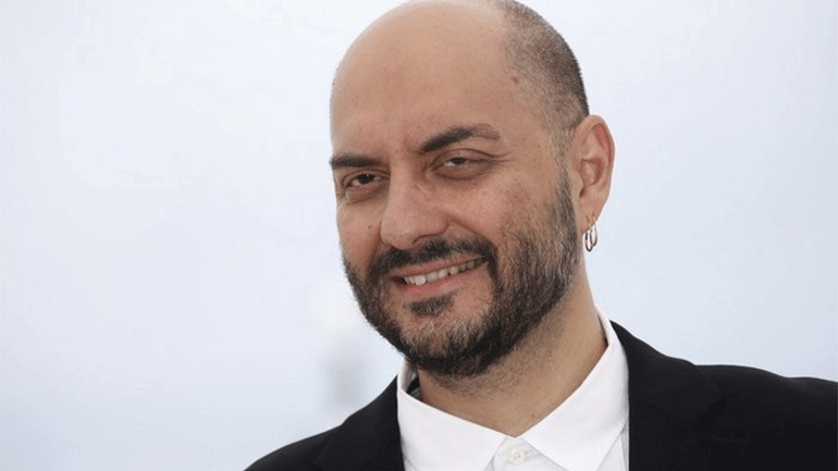 Ο βραβευμένος Ρώσος σκηνοθέτης Κιρίλ Σερεμπρένικοφ αποχωρεί από το θέατρο Γκόγκολ-Τσεντρ