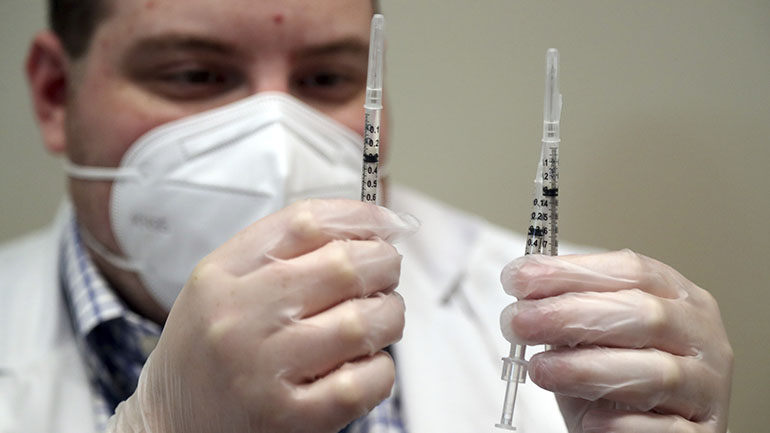 Η Τσεχία θα αναμείνει την έγκριση του ρωσικού εμβολίου Sputnik V προτού ξεκινήσει να το χορηγεί