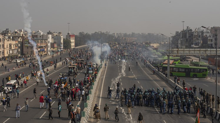 Ινδία: Ο πρωθυπουργός Μόντι κάλεσε τους αγρότες σε συνομιλίες