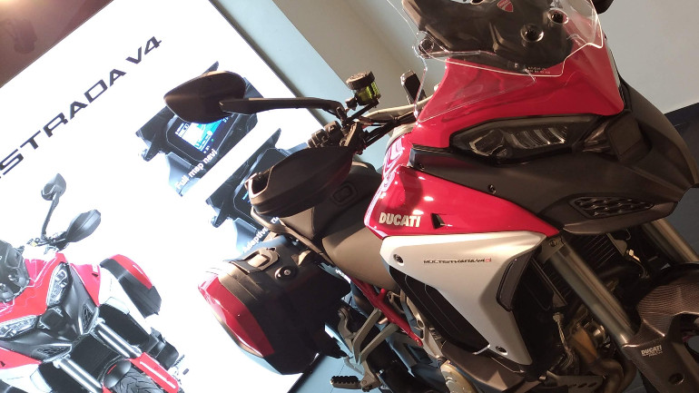 Η μοτοσικλέτα ήταν τοποθετημένη σε ειδικό χώρο για τους επισκέπτες