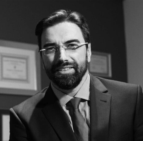 Δρ. Γεώργιος Βασταρδής, MD, PhD, εξειδικευμένος χειρουργός σπονδυλικής στήλης.