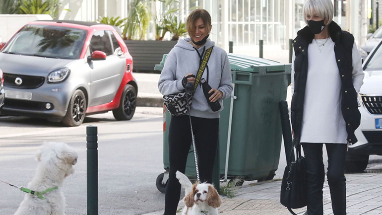 Ξέρουμε που μπορείτε να βρείτε τη stylish bag της Έλλης Κοκκίνου που δεν αποχωρίζεται στην καραντίνα