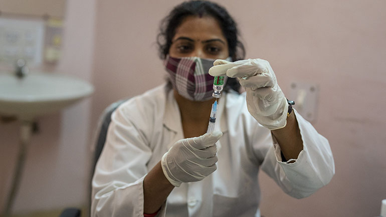 Ινδία: Σχεδόν 13.000 κρούσματα του νέου κορωνοϊού μέσα σε 24 ώρες Ινδία: Σχεδόν 13.000 κρούσματα του νέου κορωνοϊού μέσα σε 24 ώρες