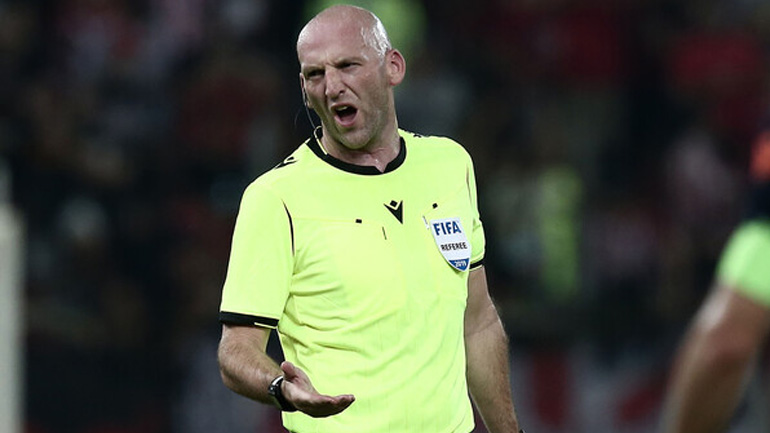 Super League: Ο Ρόμπερτ Μέιντεν από τη Σκωτία διευθύνει το ντέρμπι «αιωνίων»