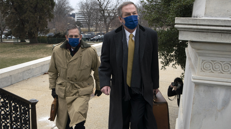 Δίκη Τραμπ: Παρουσίαση επιχειρημάτων από τους συνηγόρους του πρώην προέδρου