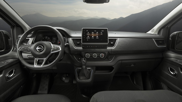 Πολυτελές εσωτερικό με αναβαθμισμένη συνδεσιμότητα μέσω του smartphone σου.