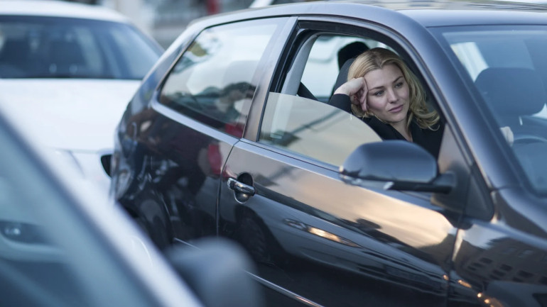 Διαφορετική έρευνα έδειξε ότι περισσότερες γυναίκες πάνε στη δουλειά με αυτοκίνητο σε σχέση με άντρες...