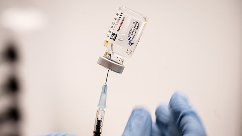 Πολωνία: Το εμβόλιο της AstraZeneca θα χορηγείται έως και την ηλικία των 65 ετών