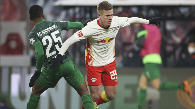 Νίκησε δύσκολα κι έμεινε «ζωντανή» για τον τίτλο η Λειψία, 2-1 την Άουγκσμπουργκ