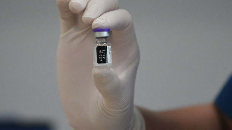 Μητσοτάκης: «Η Ελλάδα σήμερα έσπασε το φράγμα των 500.000 εμβολιασμών»