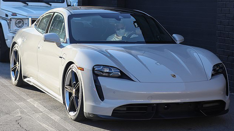 Ο πρωταθλητής συνεχίζει τις διακοπές του στο Μπέβερλι Χιλς.