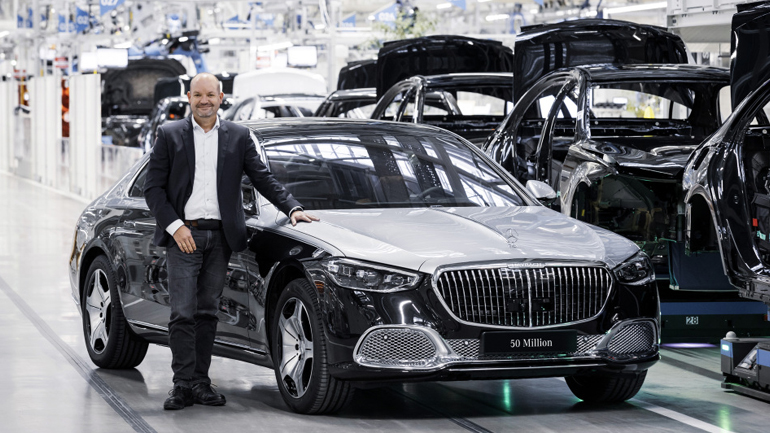 Το αυτοκίνητο-ορόσημο ήταν η νέα Mercedes-Maybach S-Class.