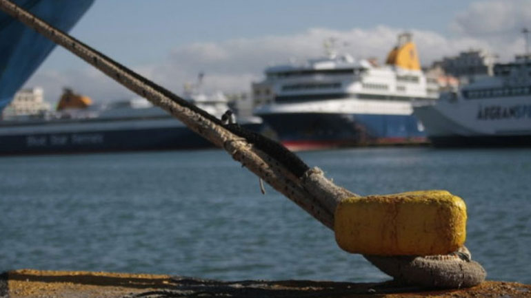 Μηχανική βλάβη στο «ΠΟΣΕΙΔΩΝ ΕΛΛΑΣ» στο λιμάνι του Πειραιά