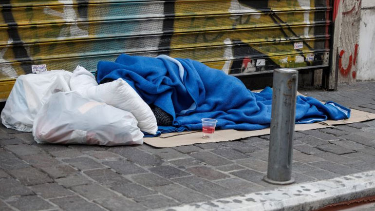 Θερμαινόμενες αίθουσες και Rapid Test για τους άστεγους από τον Δήμο Αθηναίων