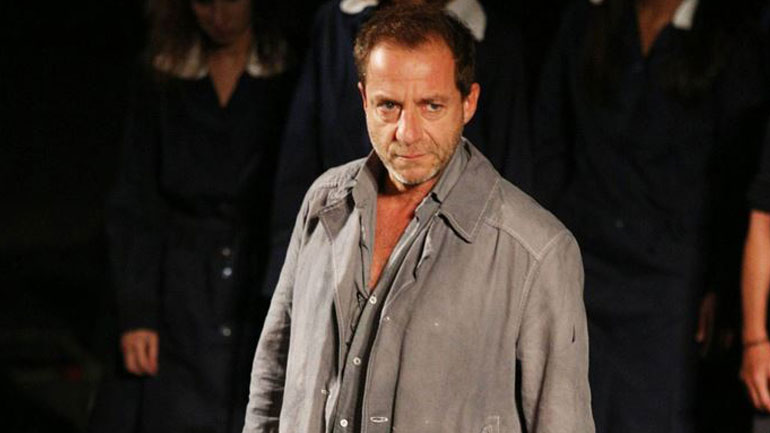 Η πρώτη αντίδραση του Δημήτρη Λιγνάδη για τις υβριστικές αφίσες με το πρόσωπό του