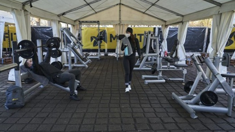 Γερμανία: Αλυσίδα γυμναστηρίων λειτουργεί υπαίθριους χώρους άθλησης