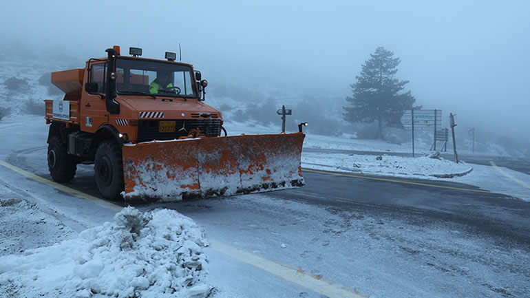 Κακοκαιρία Μήδεια: Διακοπή της κυκλοφορίας στη λεωφόρο Φυλής