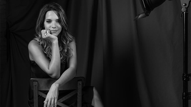 «Τα αφανέρωτα» – Η Σουσάνα Τρυφιάτη συστήνεται δισκογραφικά με το πρώτο της ολοκληρωμένο άλμπουμ