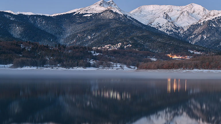 Τρίκαλα: Μέχρι και ένα μέτρο το ύψος του χιονιού – Πού απαγορεύεται η κυκλοφορία των οχημάτων