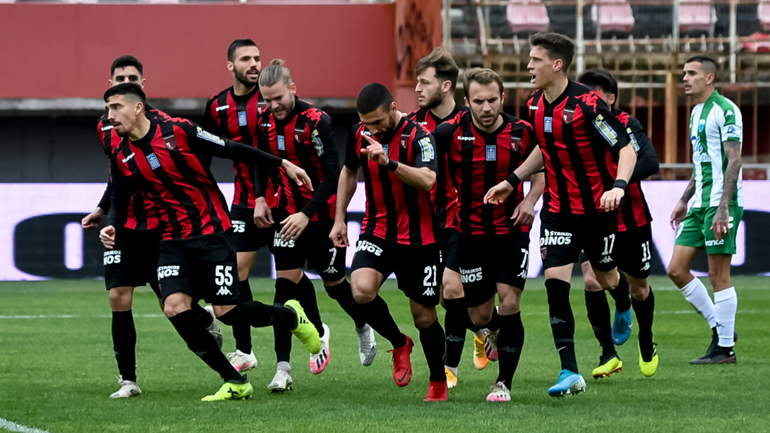 Super League 2: Η Παναχαϊκή «έσπασε» το αήττητο του Λεβαδειακού και κέρδισε 2-0