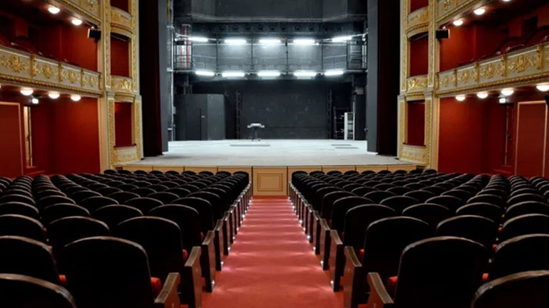 Δώδεκα γυναίκες καταγγέλλουν γνωστό σεναριογράφο