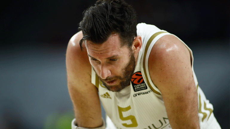 Ρεάλ Μαδρίτης: Οξεία οσφυαλγία υπέστη ο Ρούντι Φερνάντεθ