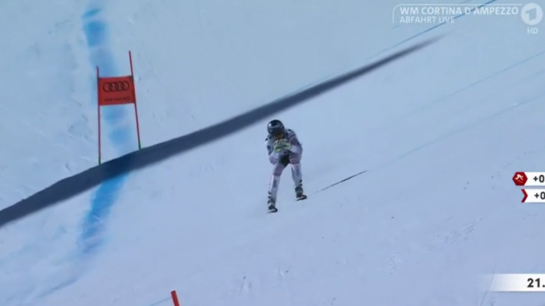 Σκιέρ γλιτώνει πτώση κατεβαίνοντας με 120 χλμ./ώρα