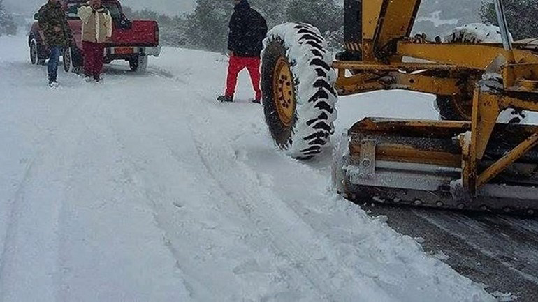Ποιοι δρόμοι είναι κλειστοί λόγω χιονόπτωσης στην Αττική και στην υπόλοιπη Ελλάδα