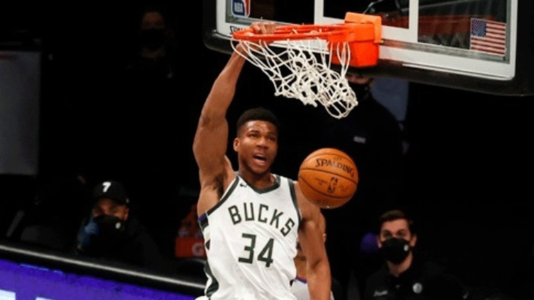 «Μου έχει λείψει να βλέπω την ελληνική σημαία στα εκτός έδρας παιχνίδια»