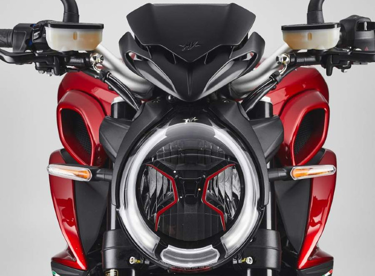 Μοναδικής σχεδίασης μοτοσικλέτα τόσο η Dragster όσο και η Brutale